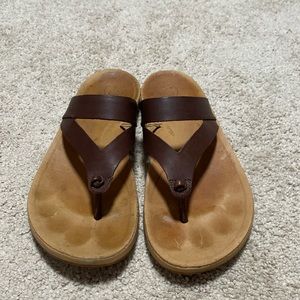 Olukai Leather Flip Flops Like New